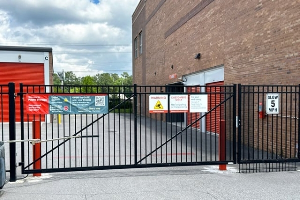 Facility photo: //images.sparefoot.com/medium/22939969f4a932a317c.jpg