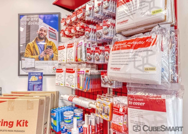Facility photo: //images.sparefoot.com/medium/229431686f87eed4552.jpg