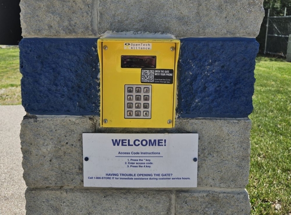 Facility photo: //images.sparefoot.com/medium/22947369e8b92152feb.jpg