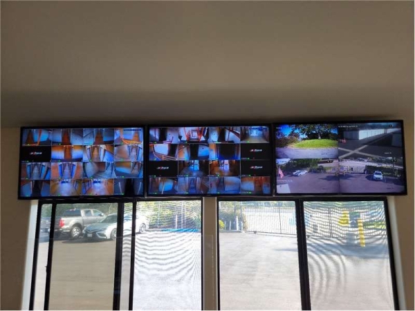 Facility photo: //images.sparefoot.com/medium/2294776994327706201.jpg