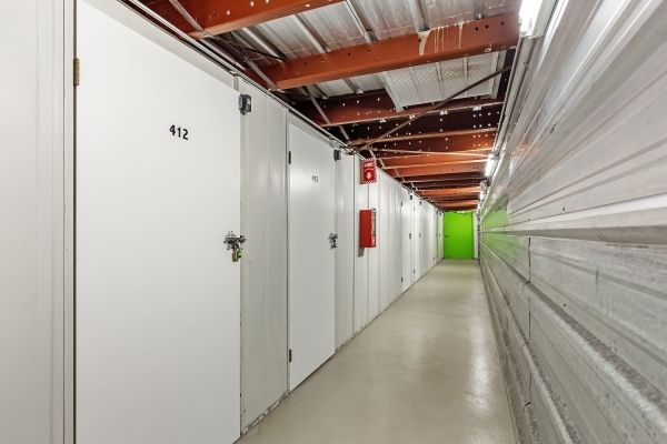 Facility photo: //images.sparefoot.com/medium/229478699432c03a805.jpg