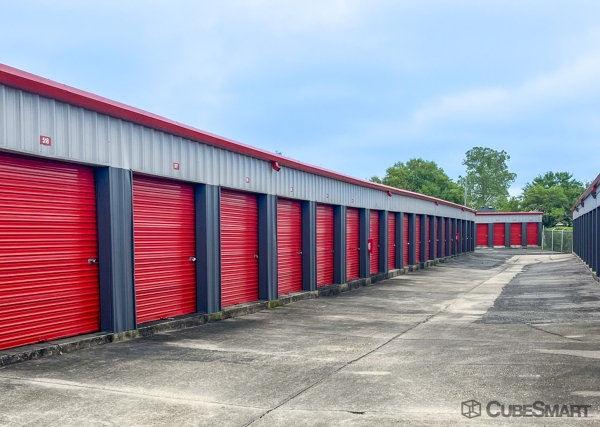 Facility photo: //images.sparefoot.com/medium/22949469031cc94c604.jpg