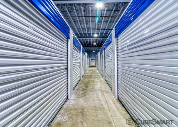 Facility photo: //images.sparefoot.com/medium/22950369e0a1e020d1f.jpg
