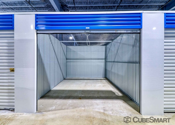 Facility photo: //images.sparefoot.com/medium/22950369e0a1e261592.jpg