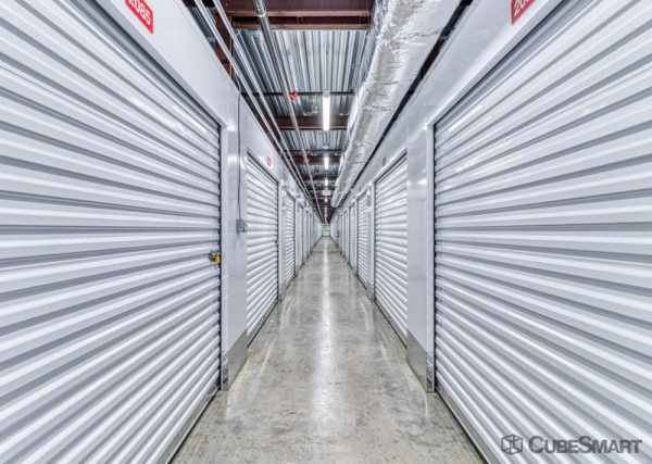 Facility photo: //images.sparefoot.com/medium/2295296881e24532387.jpg
