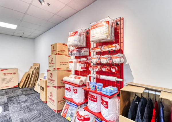 Facility photo: //images.sparefoot.com/medium/229529698c41fa75e82.jpg