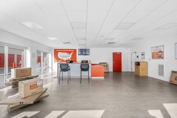 Facility photo: //images.sparefoot.com/medium/22954369f749930f1b5.jpg