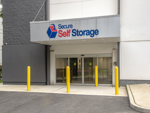 Facility photo: //images.sparefoot.com/medium/22955164adc160a9a7c.jpg