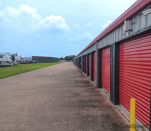 Facility photo: //images.sparefoot.com/medium/2295786883547c6f970.jpg