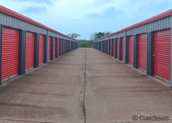 Facility photo: //images.sparefoot.com/medium/22957869de0db310664.jpg