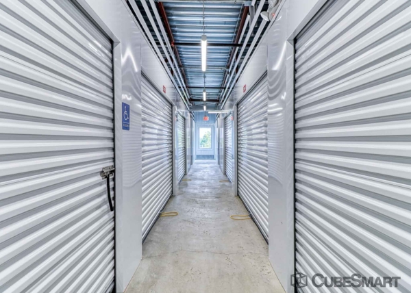 Facility photo: //images.sparefoot.com/medium/22958269f7075ea14f4.jpg