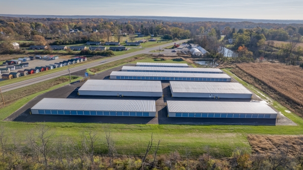 Facility photo: //images.sparefoot.com/medium/22959868938ffa77e65.jpg