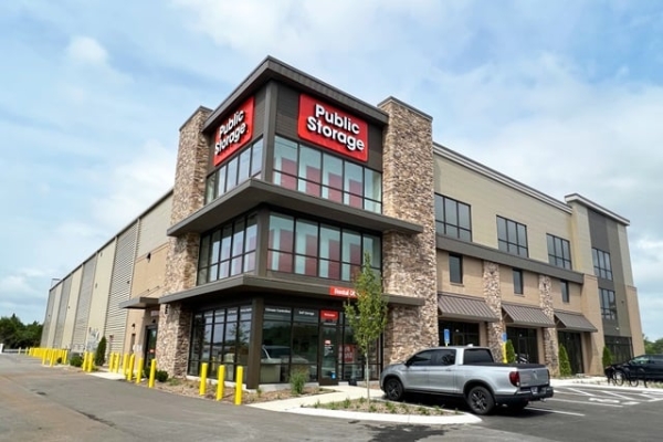 Facility photo: //images.sparefoot.com/medium/229612692c5187c2137.jpg