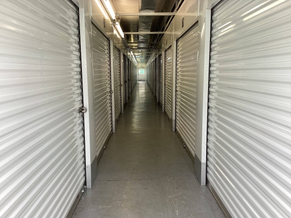 Facility photo: //images.sparefoot.com/medium/22961568f7d5a9794f0.jpeg