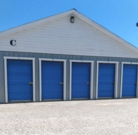 Facility photo: //images.sparefoot.com/medium/2296396928a23cba140.jpg