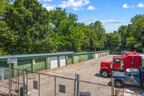 Facility photo: //images.sparefoot.com/medium/229654667596ee1df59.jpg