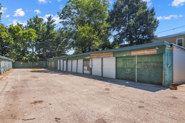 Facility photo: //images.sparefoot.com/medium/229654667596f003c53.jpg
