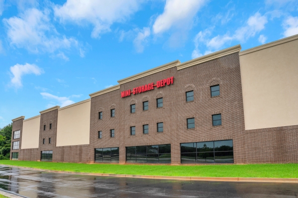 Facility photo: //images.sparefoot.com/medium/22966569da6c1cb3658.jpg