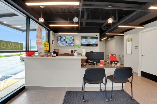 Facility photo: //images.sparefoot.com/medium/22966569da6c264cbc6.jpg