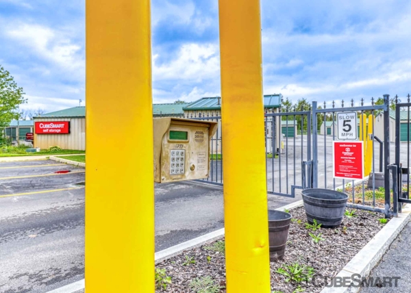 Facility photo: //images.sparefoot.com/medium/22967069032d2794e0d.jpg