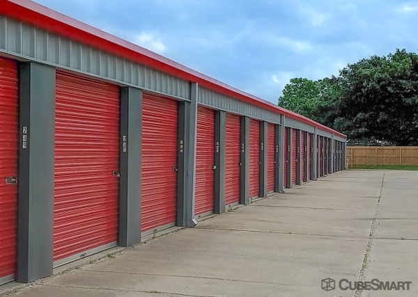 Facility photo: //images.sparefoot.com/medium/229687686f965084403.jpg
