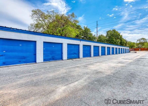Facility photo: //images.sparefoot.com/medium/22973668948b36b799a.jpg