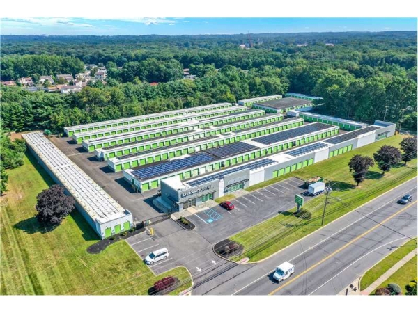 Facility photo: //images.sparefoot.com/medium/229760699432554715c.jpg