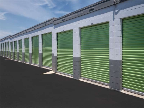 Facility photo: //images.sparefoot.com/medium/2297776994338b84047.jpg