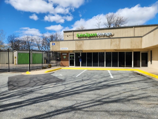 Facility photo: //images.sparefoot.com/medium/22979669c7c3a4c19d2.jpg