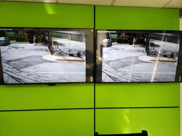 Facility photo: //images.sparefoot.com/medium/22979669c7c3ab1d346.jpg