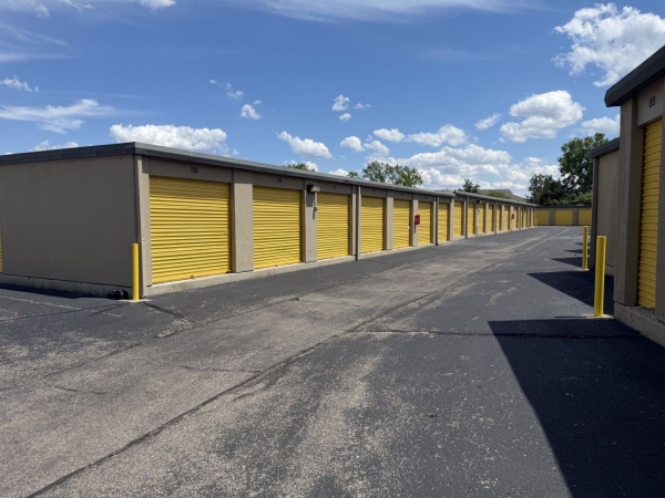Facility photo: //images.sparefoot.com/medium/2298016a36811d1294c.jpg