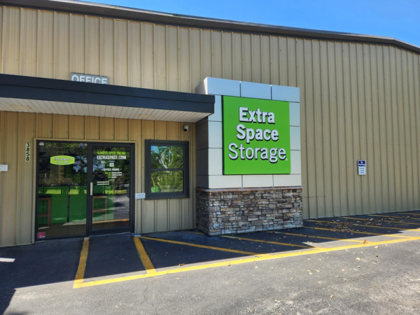 Storage Units at Extra Space Storage - 3082 - Jacksonville - Old Sunbeam Road - 3858 Old Sunbeam Road