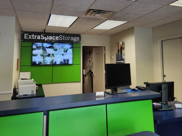 Storage Units at Extra Space Storage - 3082 - Jacksonville - Old Sunbeam Road - 3858 Old Sunbeam Road