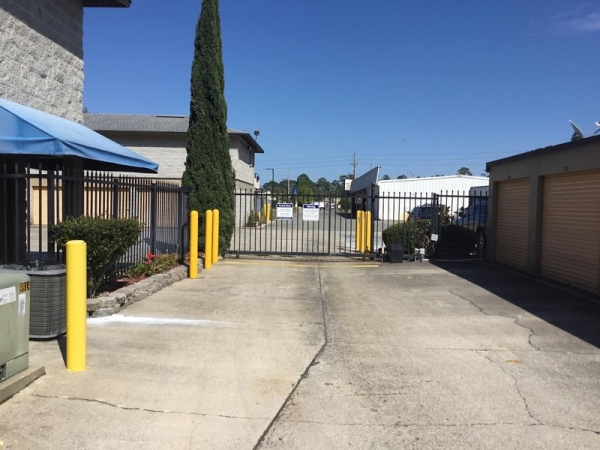 Storage Units at Extra Space Storage - 3083 - Jacksonville - San Jose Blvd - 9914 San Jose Boulevard