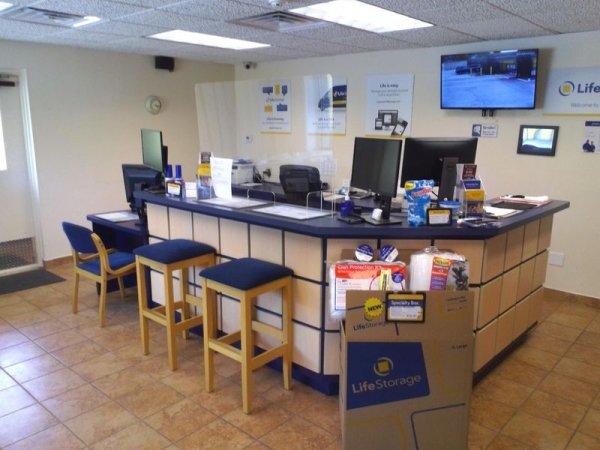 Storage Units at Extra Space Storage - 3083 - Jacksonville - San Jose Blvd - 9914 San Jose Boulevard