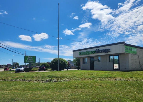 Facility photo: //images.sparefoot.com/medium/2298106a3d18a72ad9c.jpg