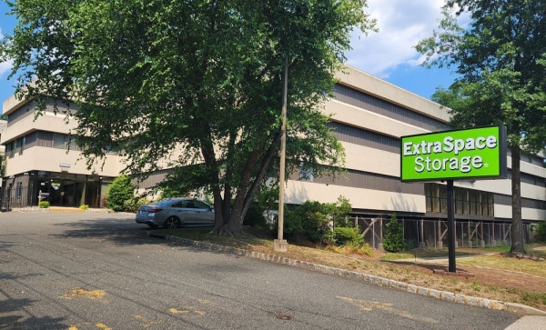 Facility photo: //images.sparefoot.com/medium/22981769942eabc0d98.jpg