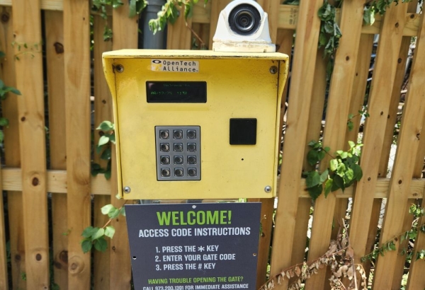 Facility photo: //images.sparefoot.com/medium/22981769942eacafe0f.jpg