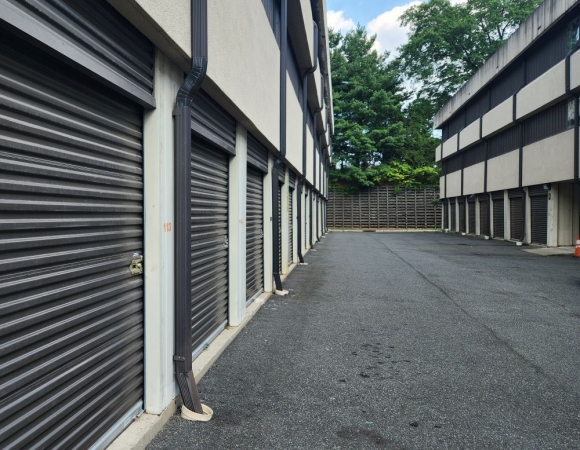 Facility photo: //images.sparefoot.com/medium/22981769942eae5f515.jpg