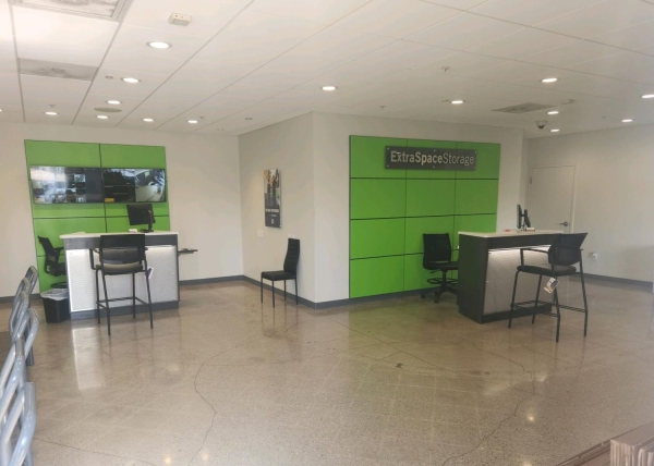 Facility photo: //images.sparefoot.com/medium/22983669942f6266e07.jpg