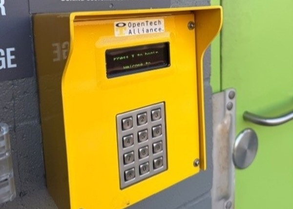 Facility photo: //images.sparefoot.com/medium/22983869942f6463043.jpg