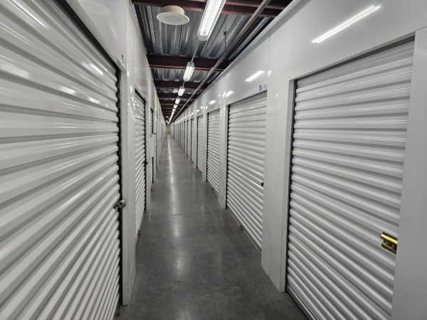 Facility photo: //images.sparefoot.com/medium/22983969942f96dad4f.jpg