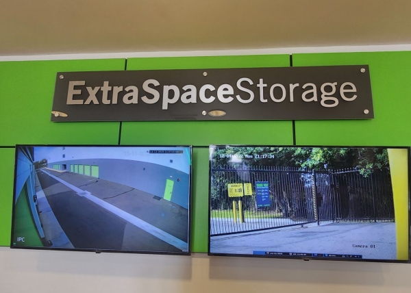 Facility photo: //images.sparefoot.com/medium/22983969942f98b1610.jpg