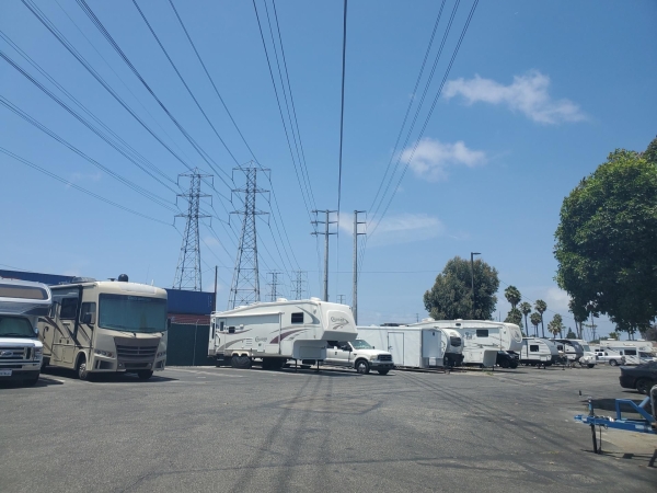 Facility photo: //images.sparefoot.com/medium/22984069942f8691889.jpg