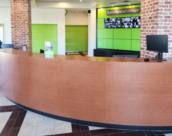 Facility photo: //images.sparefoot.com/medium/22984069942f88f02f4.jpg