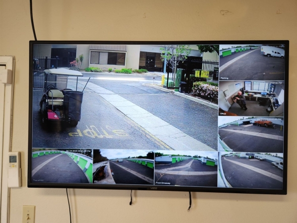 Facility photo: //images.sparefoot.com/medium/22984169942f59f2bbc.jpg