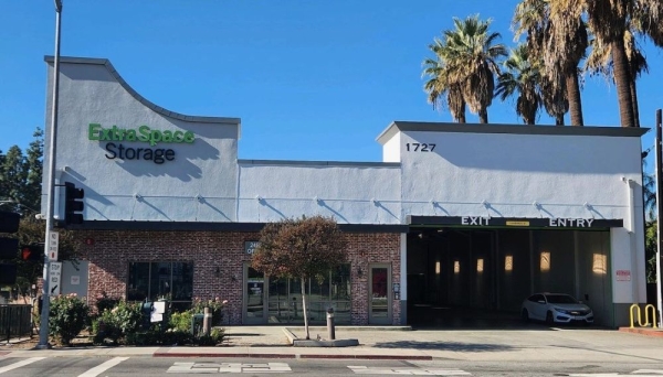 Facility photo: //images.sparefoot.com/medium/22984269942f8f7373d.jpg