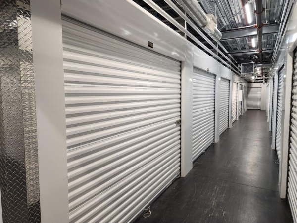 Facility photo: //images.sparefoot.com/medium/22984569942f722b6ed.jpg