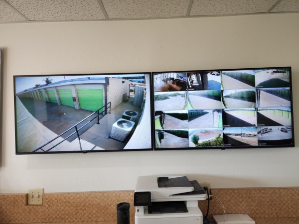 Facility photo: //images.sparefoot.com/medium/22984569942f76cf548.jpg