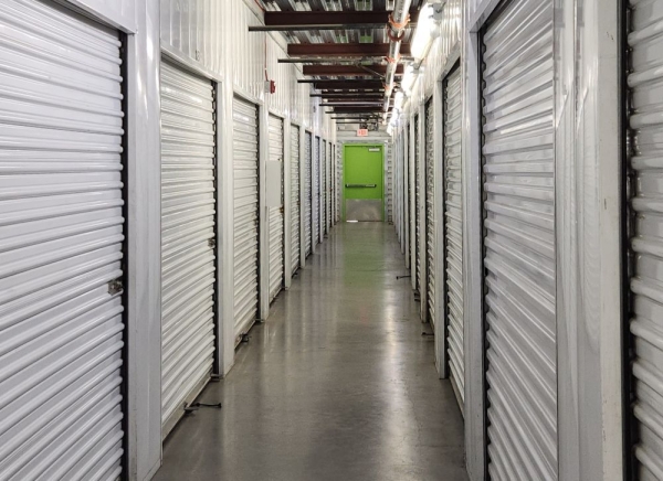 Facility photo: //images.sparefoot.com/medium/22985269942f3f59078.jpg